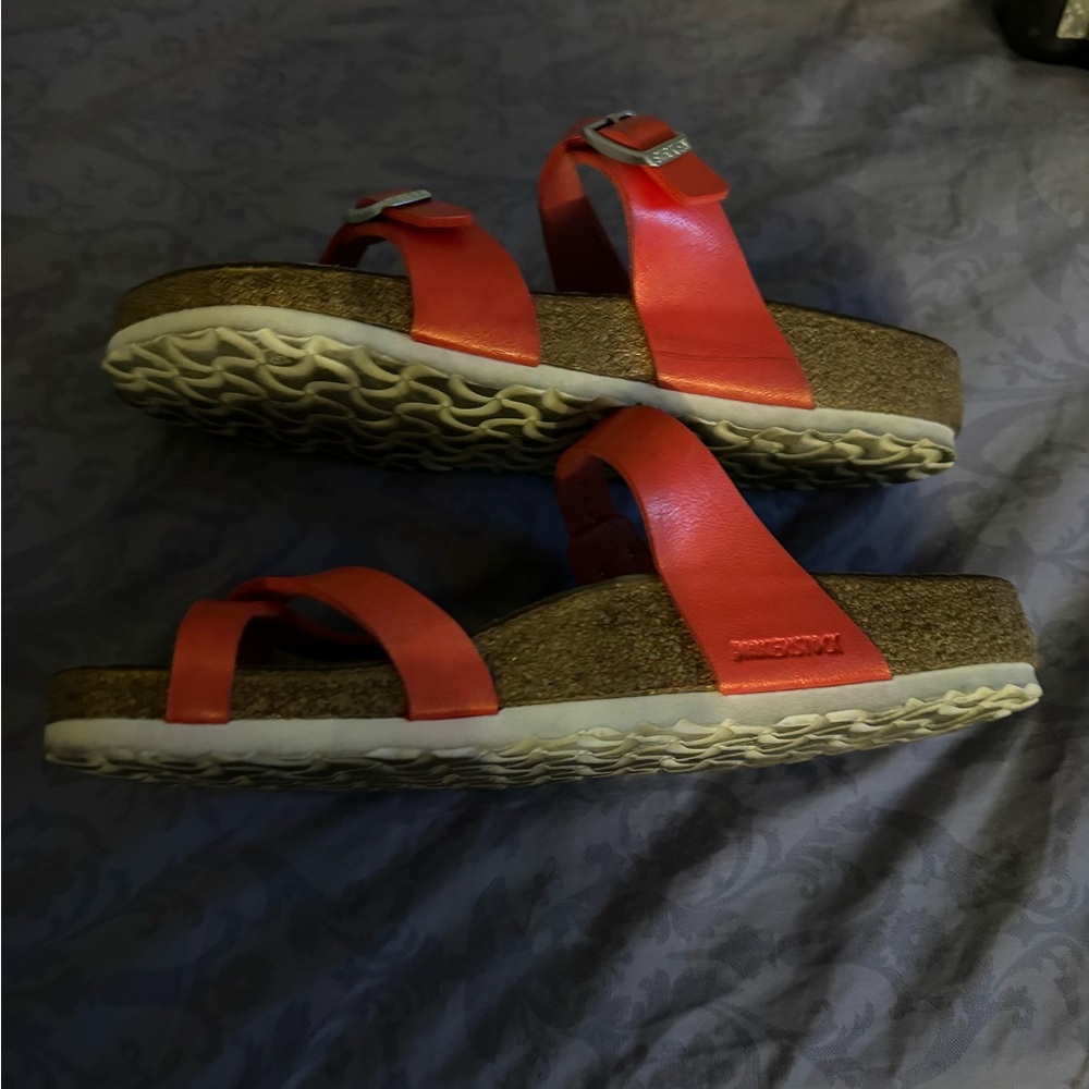 Birkenstock WOMENS SZ 40/9 Red Sandals EUC - Picture 2 of 3